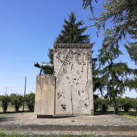 Monumento ai caduti 1, all'esterno del cimitero monumentale di Massa Lombarda - Drake9996 - Massa Lombarda (RA)