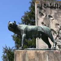 Monumento ai caduti 3, all'esterno del cimitero monumentale di Massa Lombarda - Drake9996 - Massa Lombarda (RA)