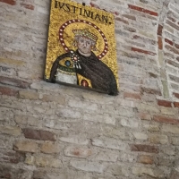 Sant'Apollinare Nuovo - quadro Giustiniano foto di LadyBathory1974