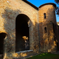 Chiesa di San Salvatore ad Chalchis cosiddetto Palazzo di Teodorico ombre - Opi1010