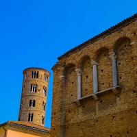 Chiesa di San Salvatore ad Chalchis cosiddetto Palazzo di Teodorico e Sant'Apollinare Nuovo di profilo - Opi1010 - Ravenna (RA)
