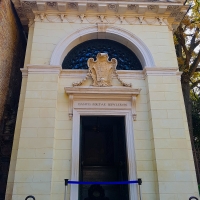 Tomba di Dante facciata - Opi1010