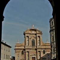 Piazza San Prospero con la Basilica del Patrono della città - Caba2011