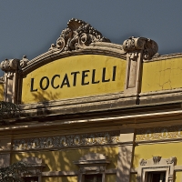Particolare facciata esterna ex stabilimento Locatelli - Caba2011
