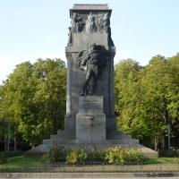 Piazza della vittoria Giardini pubblici Monumento ai caduti 02 - Vascodegama1972 - Reggio nell'Emilia (RE)