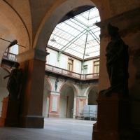Statue nel palazzo - Elesorez - Guastalla (RE)