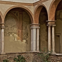 Porticato cortile interno ai Chiostri di San Pietro - Caba2011