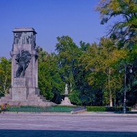 Giardini pubblici caratterizzati dall'imponente monumento ai caduti - Caba2011 - Reggio nell'Emilia (RE)