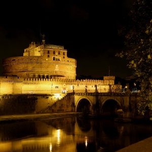 Vista notturna di Castel Sant'Angelo e Ponte Sant'Angelo - Simone Antonazzo / ENIT SpA