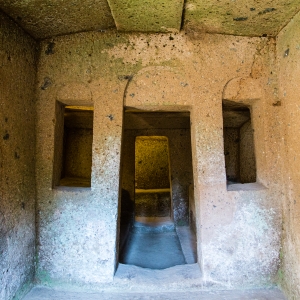 Interno di una tomba nella Necropoli della Banditaccia - Simone Antonazzo / ENIT SpA
