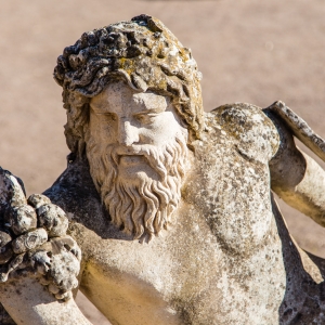 Villa Adriana, una statua nell'area del Canopo - Simone Antonazzo / ENIT SpA