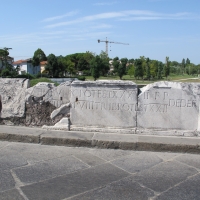 Rimini, ponte romano 09 - Sailko