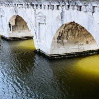 Ponte di Tiberio, northern end, detail - Optimistiks - Rimini (RN)
