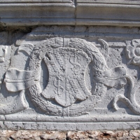 Tempio malatestiano, esterno, zoccolo, stemma malatesta 01 - Sailko