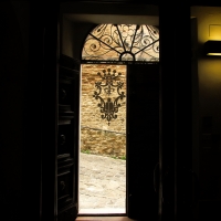Stemma e porta del Comune - LaraLally19 - Montefiore Conca (RN)