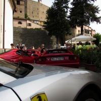 La piazza ed il raduno della Ferrari a Montefiore - LaraLally19 - Montefiore Conca (RN)