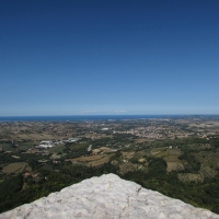 Tra cielo, mare e terra, dalla terrazza alta della Rocca - Larabraga19 - Montefiore Conca (RN)