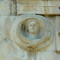 Arco di Augusto - Rimini - facciata NW - particolare 1 - Paperoastro