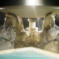 Fontana dei quattro cavalli by night