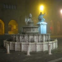 Fontana della pigna by night - Maxy.champ - Rimini (RN)