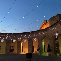 Loggiato e Rocca, periodo natalizio - Daniela Lorenzetti - Mondaino (RN)