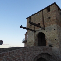 Torre Portaia d'ingresso al castello di Mondaino - Thomass1995
