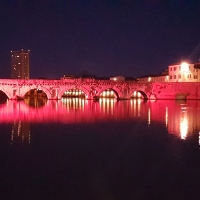 Ponte di Tiberio durante notte rosa - Gambu82