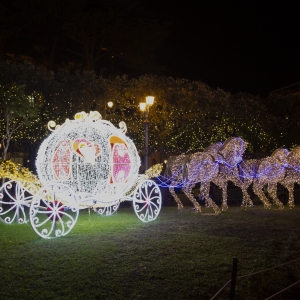 Installazione luminosa per la manifestazione natalizia Luci d'artista a Salerno - Simone Antonazzo / ENIT SpA