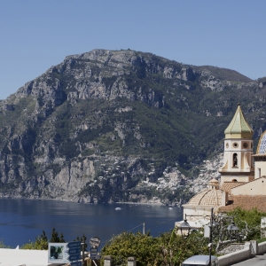 Vista di Praiano con la cupola della Parrocchia di San Gennaro - Simone Antonazzo / ENIT SpA