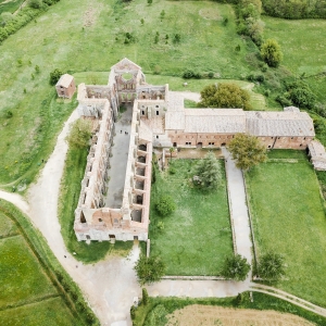 Abbazia di San Galgano, vista aerea - ENIT SpA