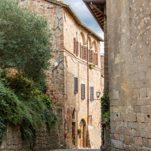 A glimpse of Montalcino - Simone Antonazzo / ENIT SpA