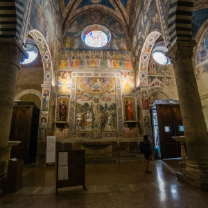 Duomo di San Gimignano, affresco con il Martirio di San Sebastiano di Benozzo Gozzoli - Simone Antonazzo / ENIT SpA