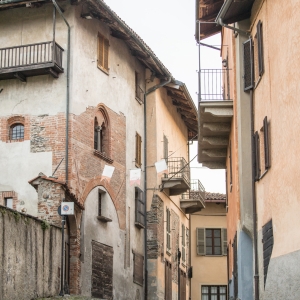Scorcio di una strada ad Avigliana - ENIT SpA