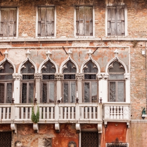Venice, façade of an old house - Simone Antonazzo / ENIT SpA
