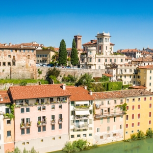 Il Castello degli Ezzelini visto dal fiume Brenta - ENIT SpA