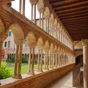 Chiostro canonicale - Ilaria Ferrari