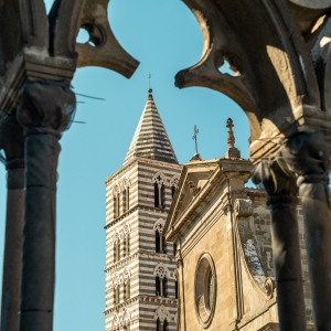 Il Duomo di Viterbo visto dalla Loggia del Palazzo dei Papi - ENIT SpA