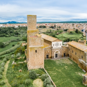 Basilica di San Pietro, Tuscania - vista dall'alto - ENIT SpA